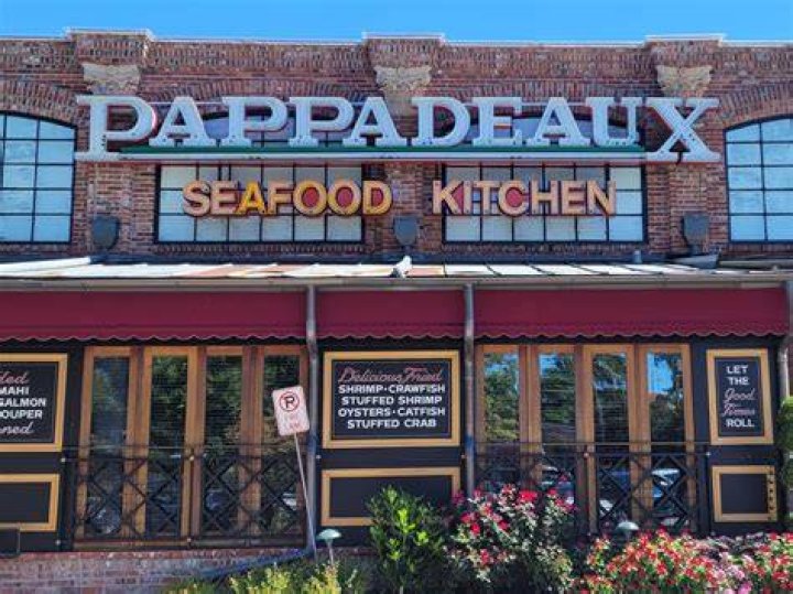 What’s the difference between Pappas seafood and Pappadeaux?