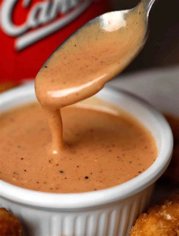 What sauce does Raising Canes have?