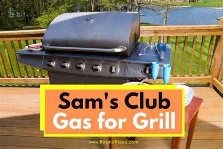 What time does the gas pumps close at Sam’s Club?