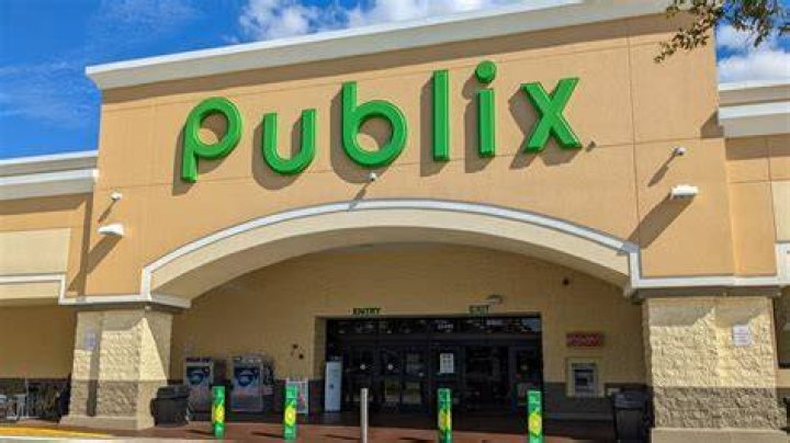 What time is Publix closing New Years Eve?