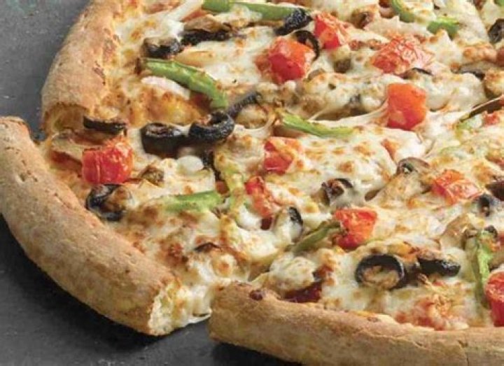 What toppings are on a Papa John’s Garden Fresh pizza?