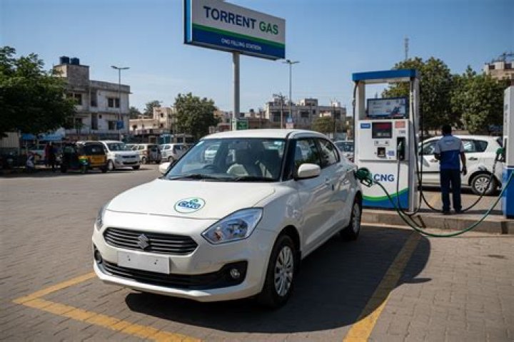 Which engine oil is best for CNG cars?