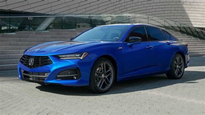 Which is better Acura ILX or TLX?
