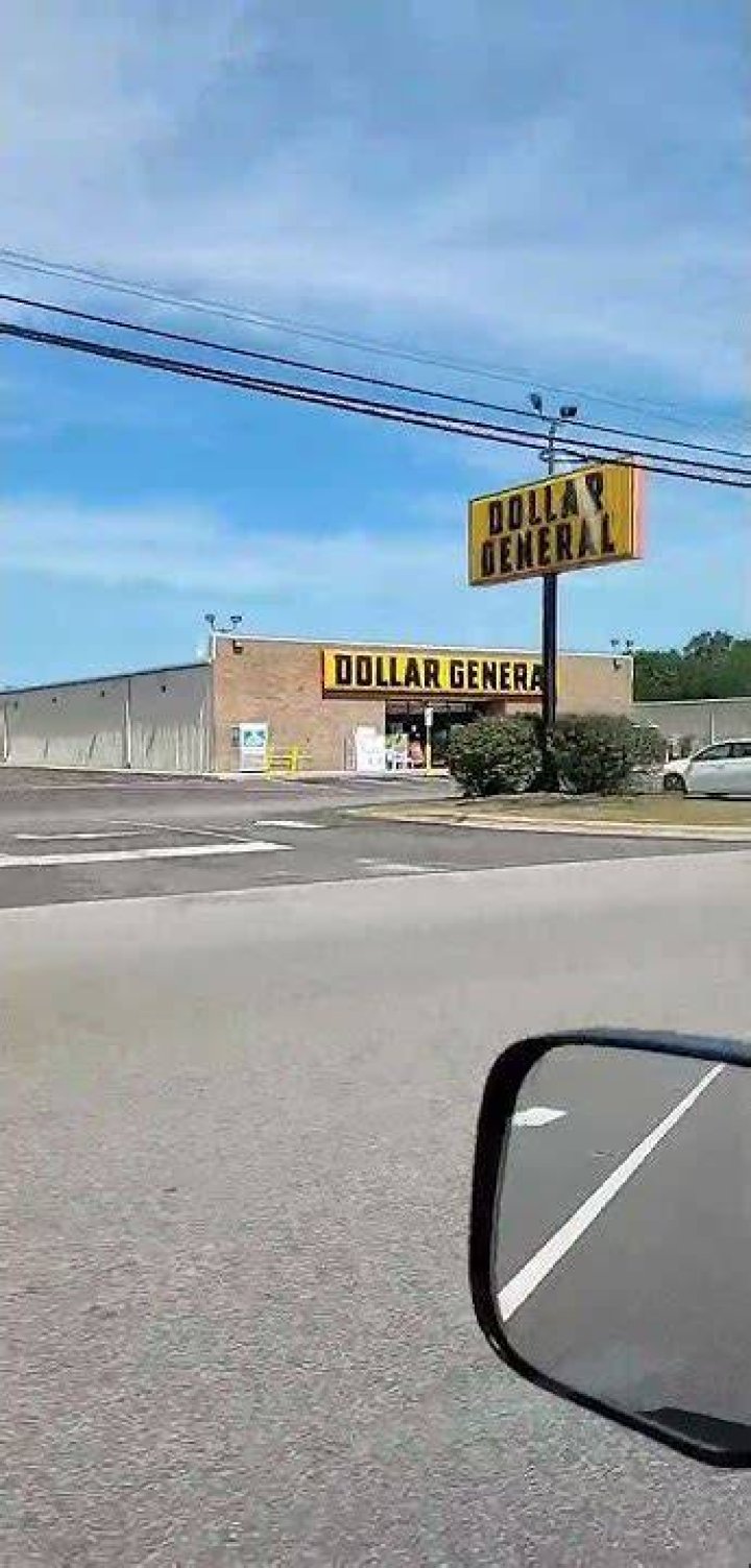 Which is better Dollar General or Family Dollar?