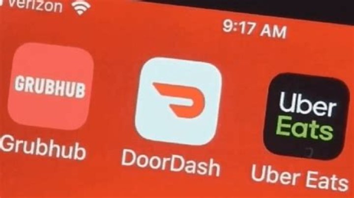 Which is cheaper DoorDash or Grubhub?