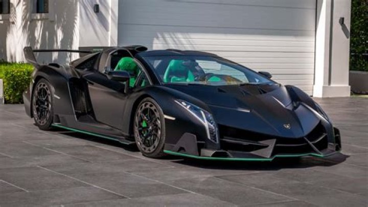 Who are the 3 owners of the Lamborghini Veneno?