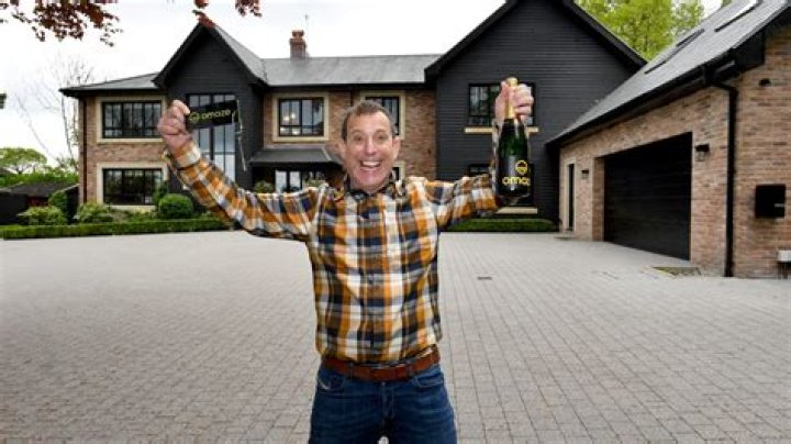Who bought origin House?