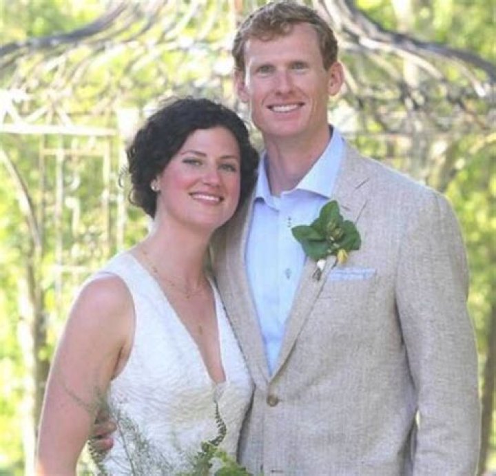 Who did Grayson from Salvage Dawgs marry?