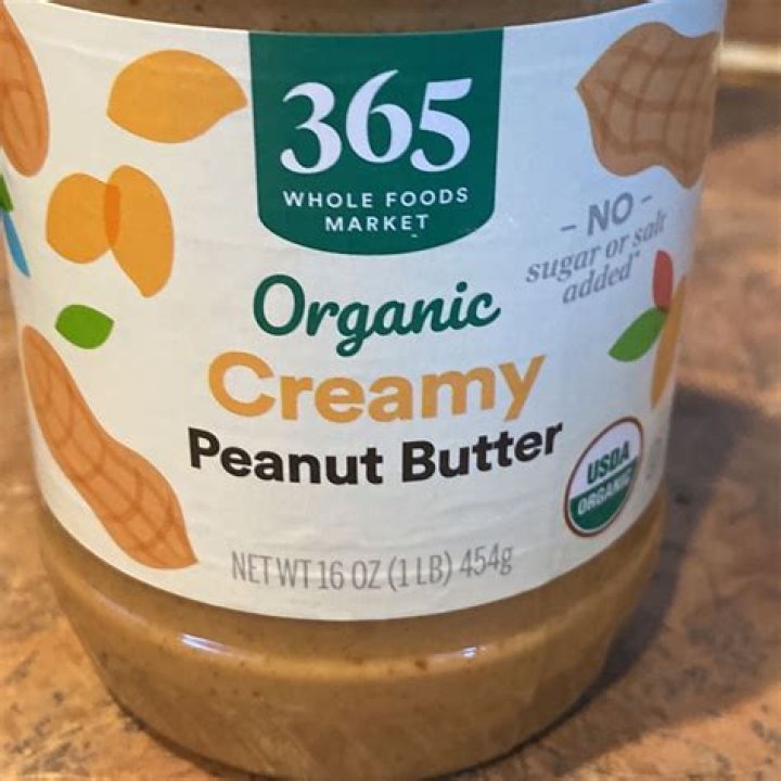 Who makes 365 peanut butter?