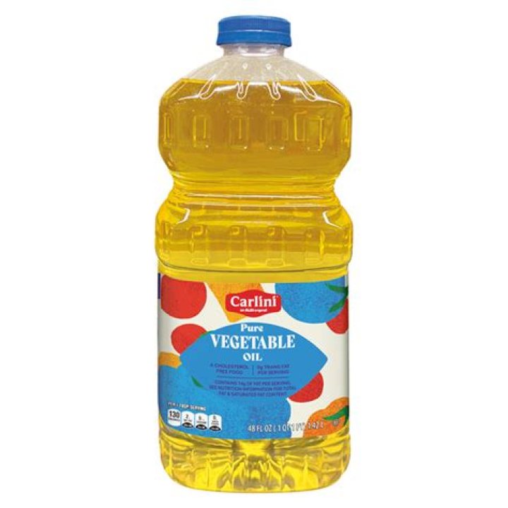 Who makes Carlini vegetable oil?