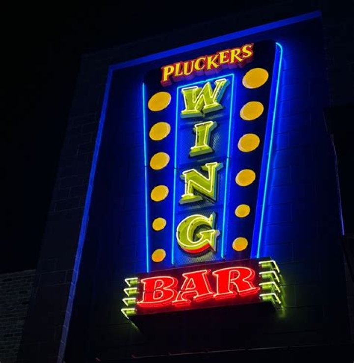 Who owns pluckers wing bar?
