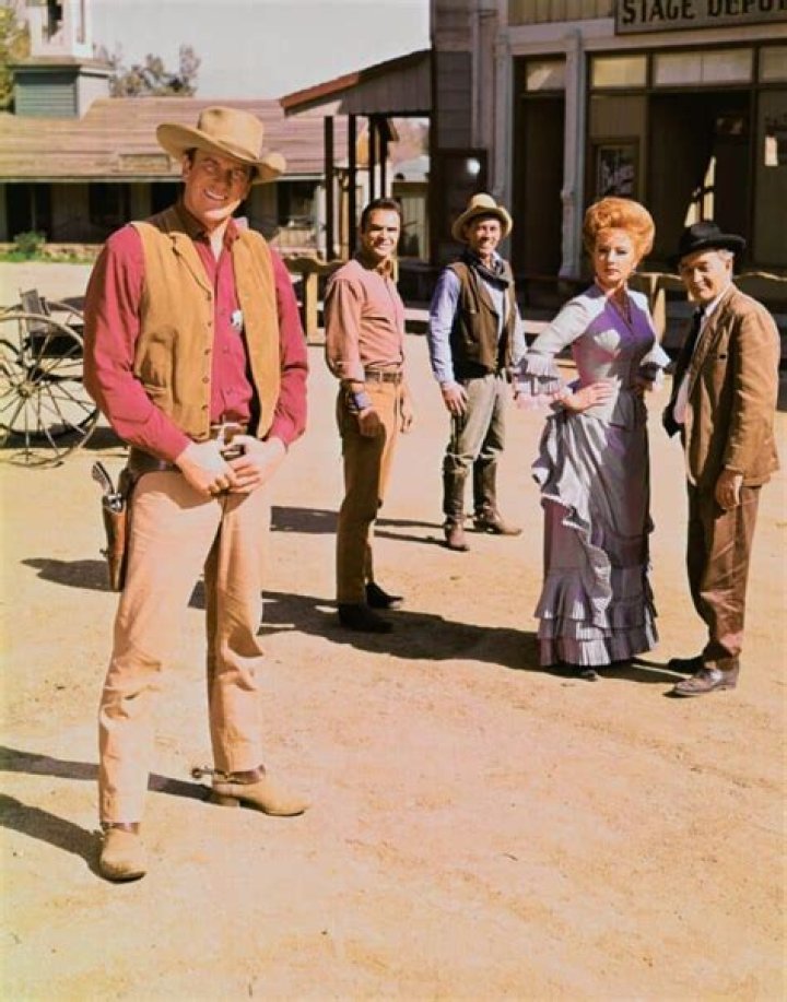 Why did Burt Reynolds leave Gunsmoke?