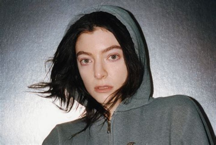 Why did Lorde delete her Instagram?