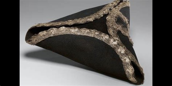 Why did tricorn hats go out of style?