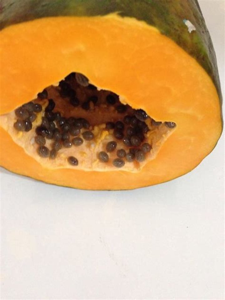 Why does papaya smell like poop?