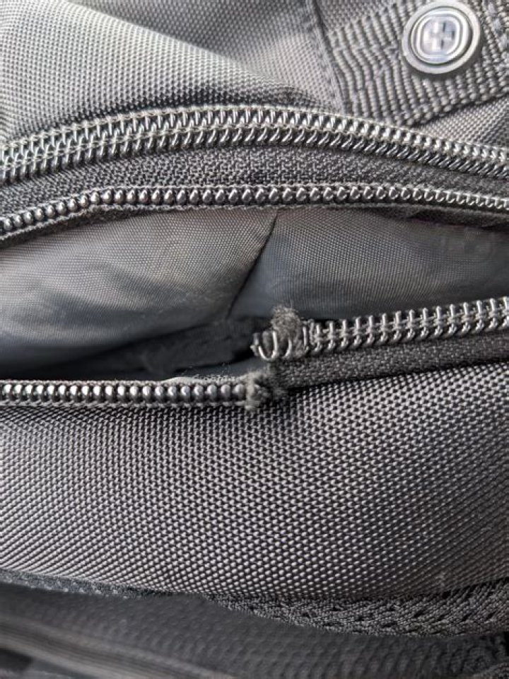 Will Lululemon fix a broken zipper?